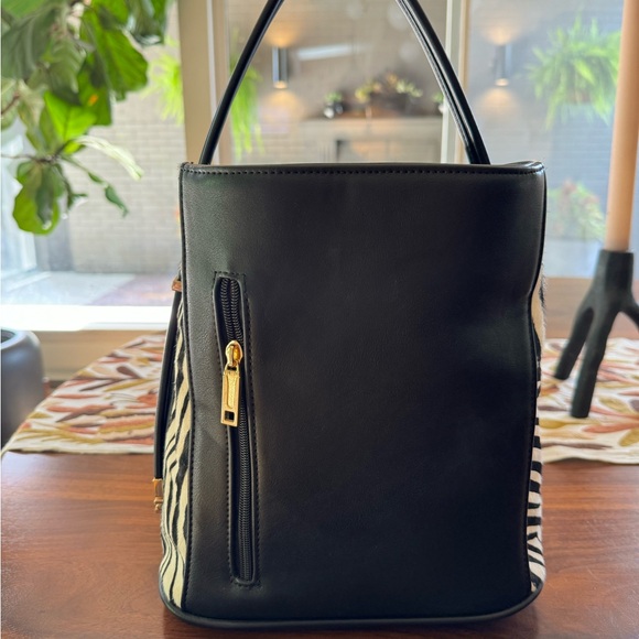 Samoe black leather and hide purse with alternating length strap - Picture 6 of 6